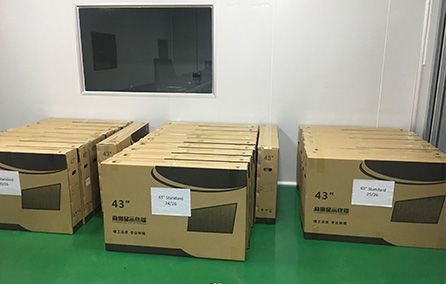 32" and 43" advertising display